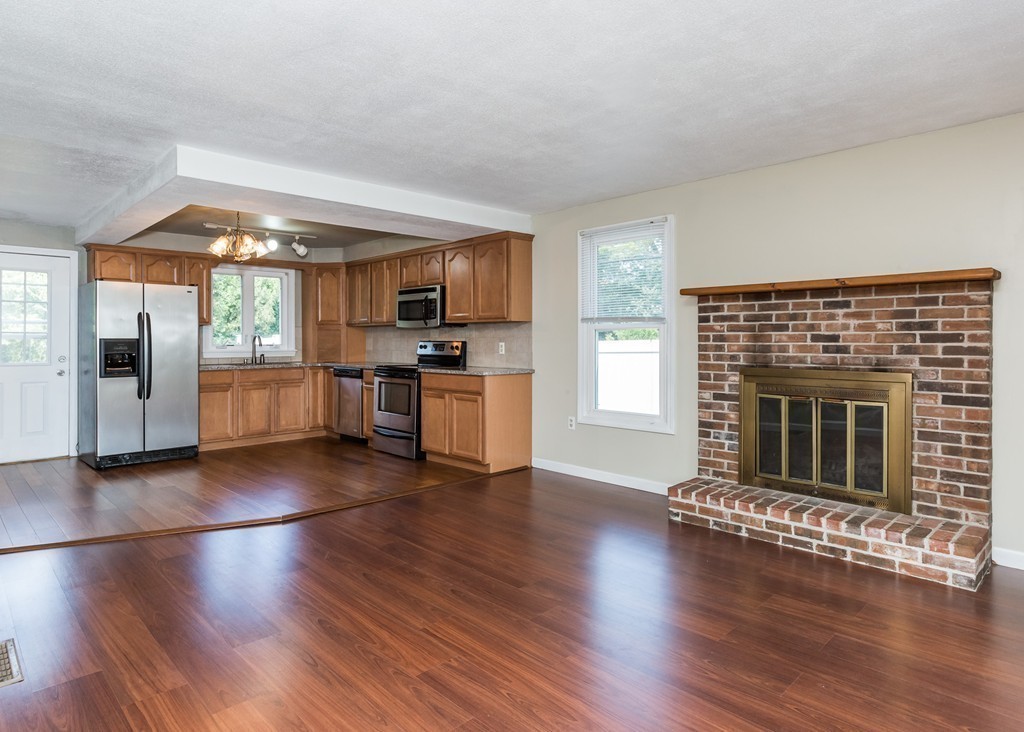 1430 Russell Road, Unit 1 Westfield, MA 01085 - Photo 9 of 30 Gallery Image 9