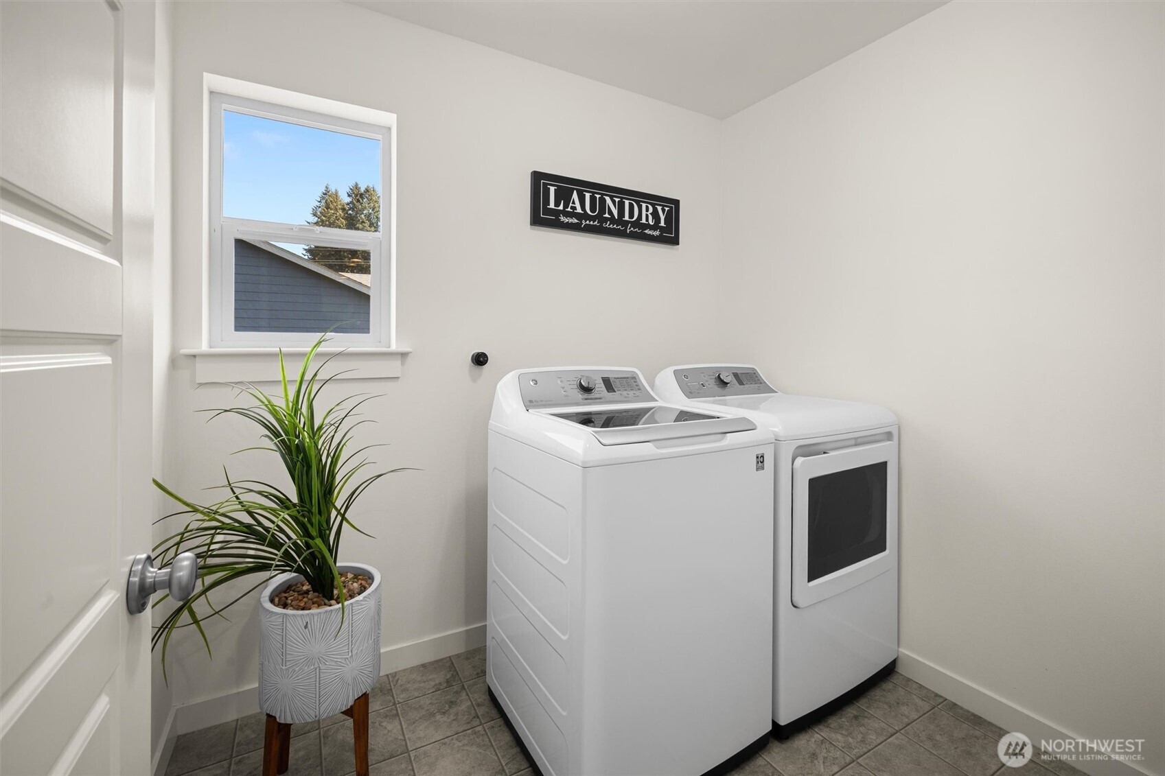 817 218th Street Southeast Bothell, WA 98021 - Photo 28 of 39