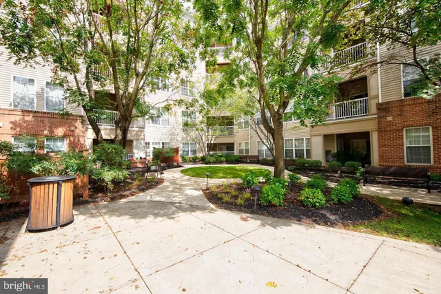 $350,000 | 400 Symphony Circle, Unit 74B, Cockeysville, MD 21030
