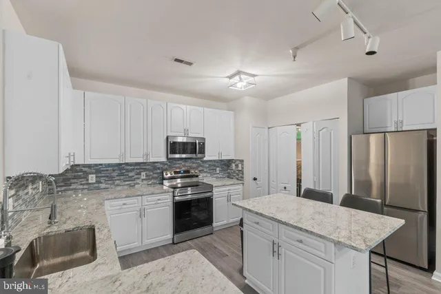 $350,000 | 400 Symphony Circle, Unit 74B, Cockeysville, MD 21030