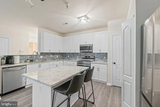 $350,000 | 400 Symphony Circle, Unit 74B, Cockeysville, MD 21030