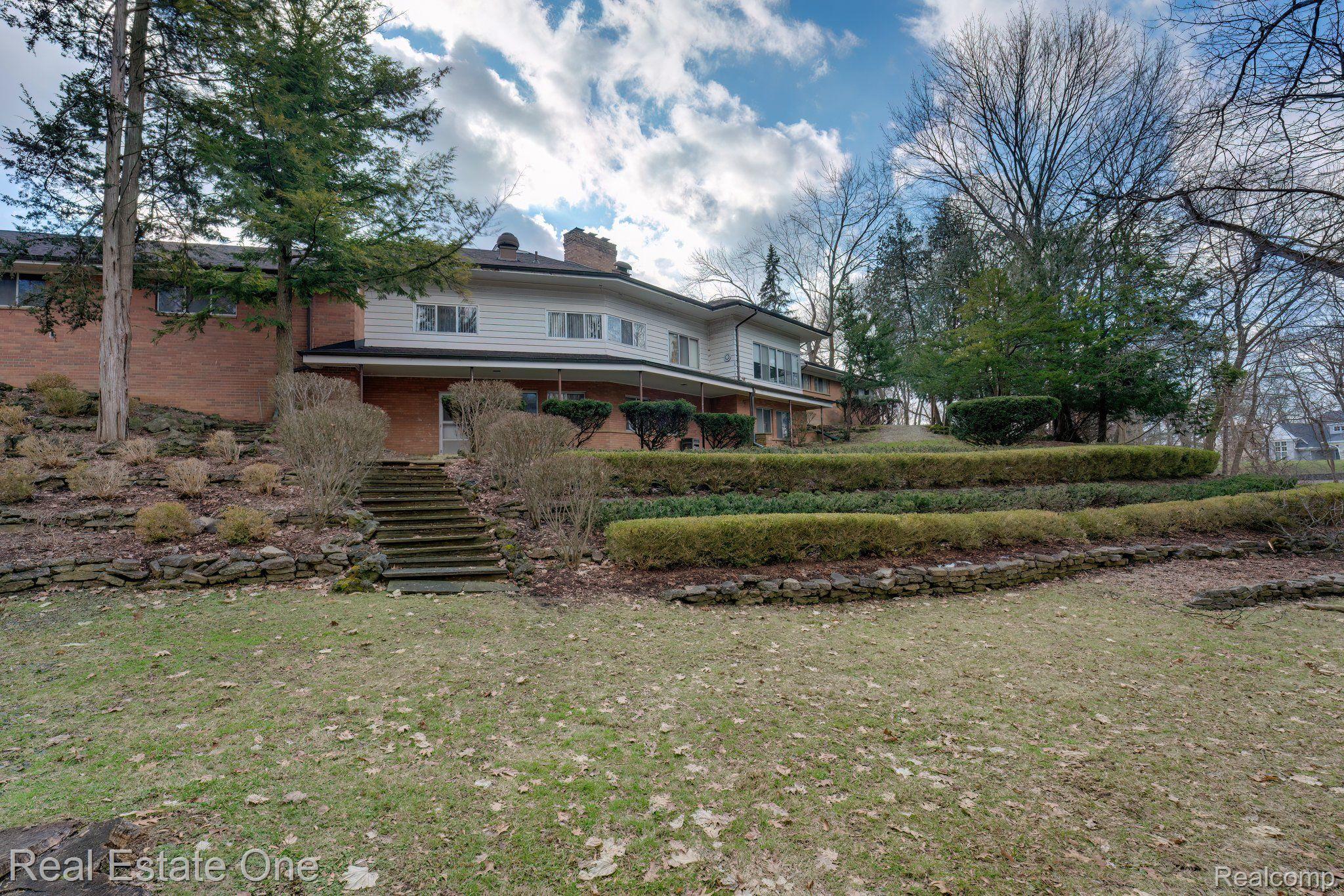 1185 Eton Cross Road Bloomfield Hills, MI 48304 - Photo 14 of 16 Gallery Image 14