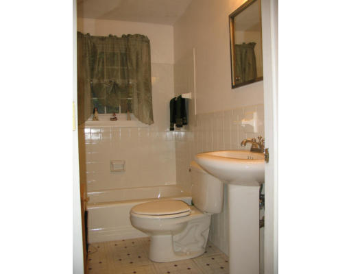 7 Spring Valley Drive Walpole, MA 02081 - Photo 8 of 15 Gallery Image 8