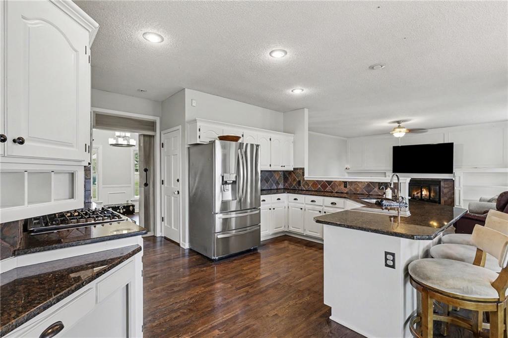 11441 South Rene Street Olathe, KS 66215 - Photo 12 of 40