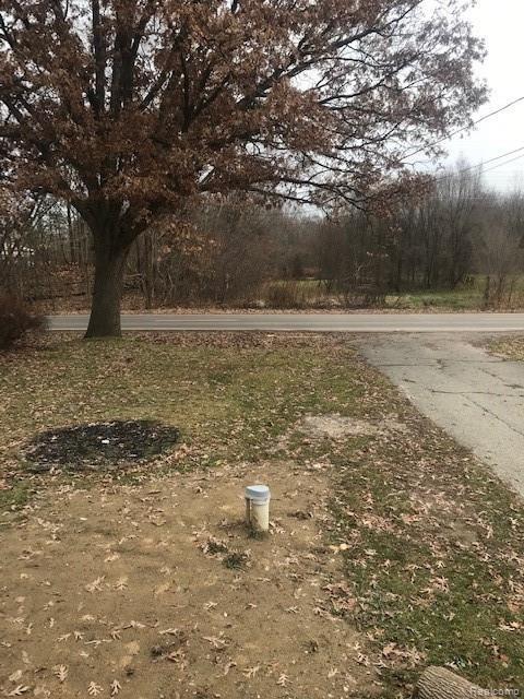 3311 North Center Road Flint, MI 48506 - Photo 2 of 27