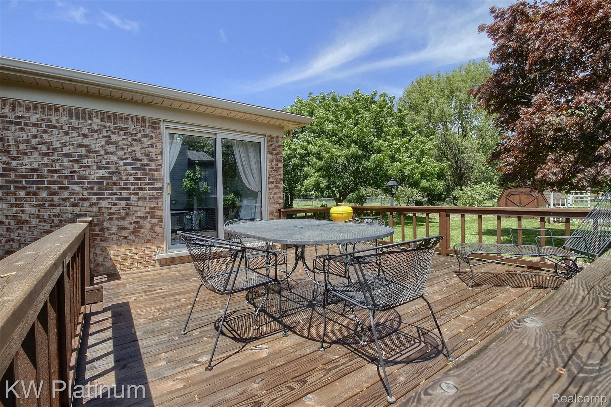 48969 Callens Road New Baltimore, MI 48047 - Photo 31 of 34 32-Deck.jpg