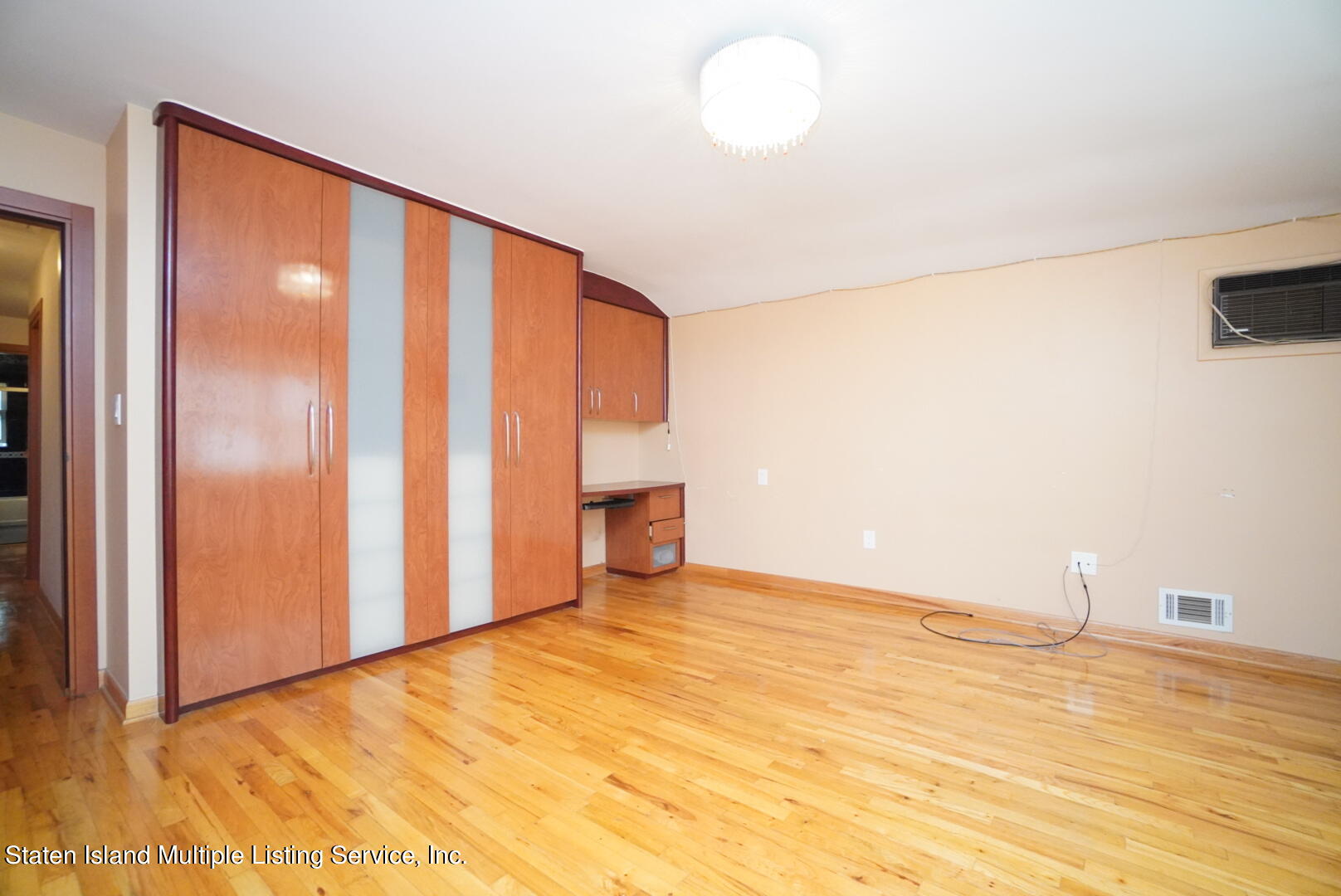 41 Rome Avenue Staten Island, NY 10304 - Photo 11 of 24 (11) MASTER BEDROOM