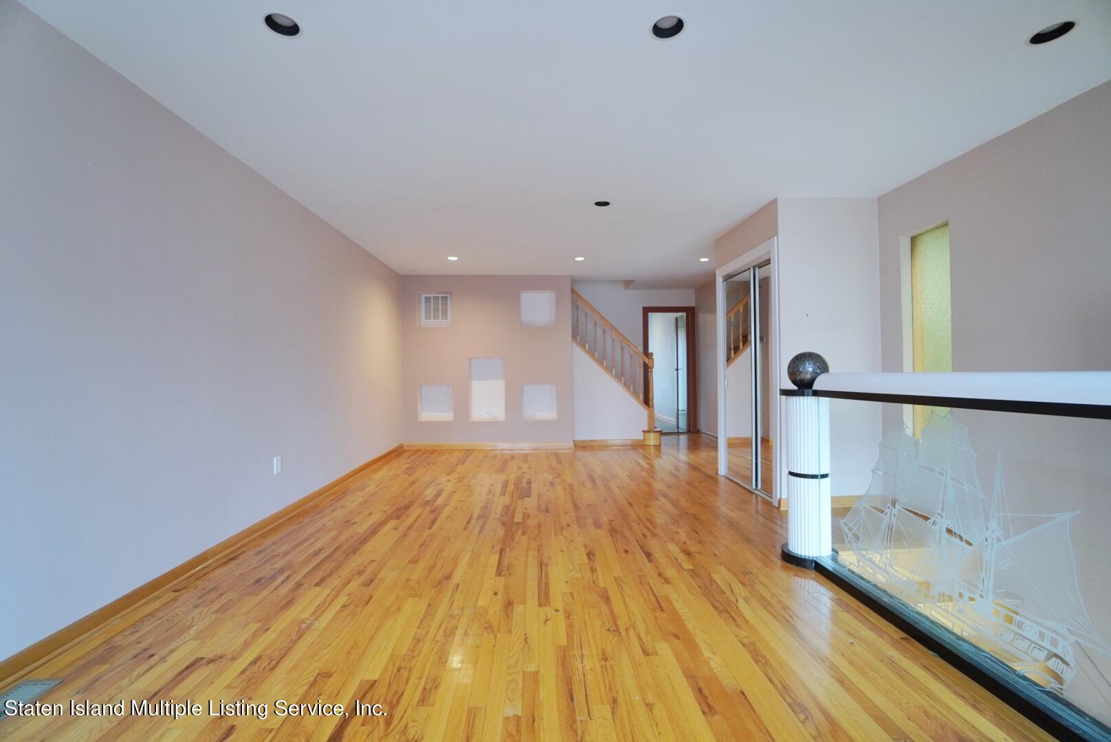 41 Rome Avenue Staten Island, NY 10304 - Photo 3 of 24 (3) LIVING ROOM