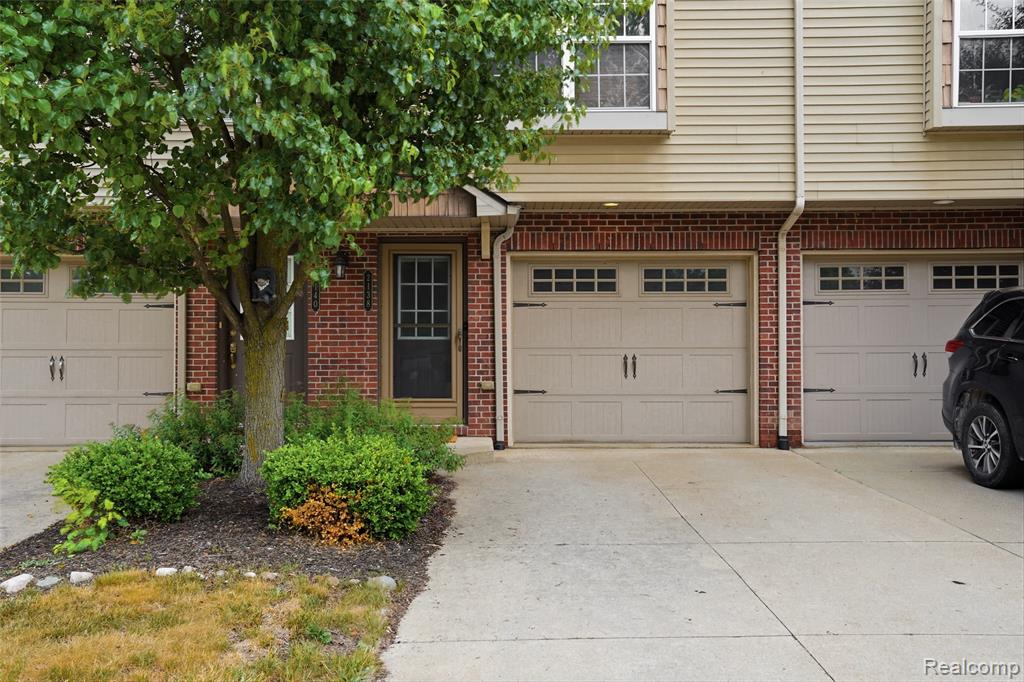 2138 Knotty Pine Trail Howell, MI 48855 - Photo 4 of 39