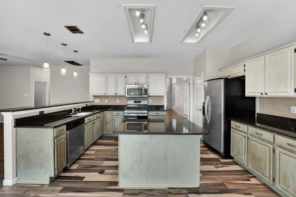 $2,395 | 1009 Oaklands Drive, Round Rock, TX 78681