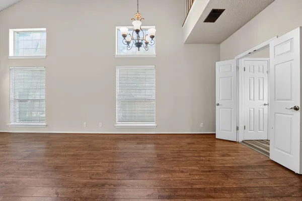 $2,395 | 1009 Oaklands Drive, Round Rock, TX 78681