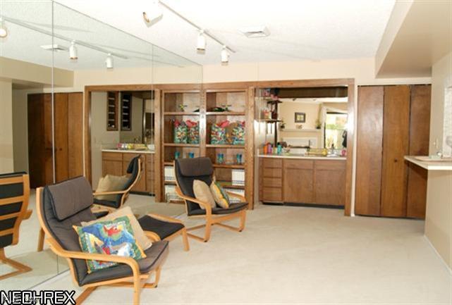 977 Hampton Ridge Drive Akron, OH 44313 - Photo 8 of 21 Gallery Image 8
