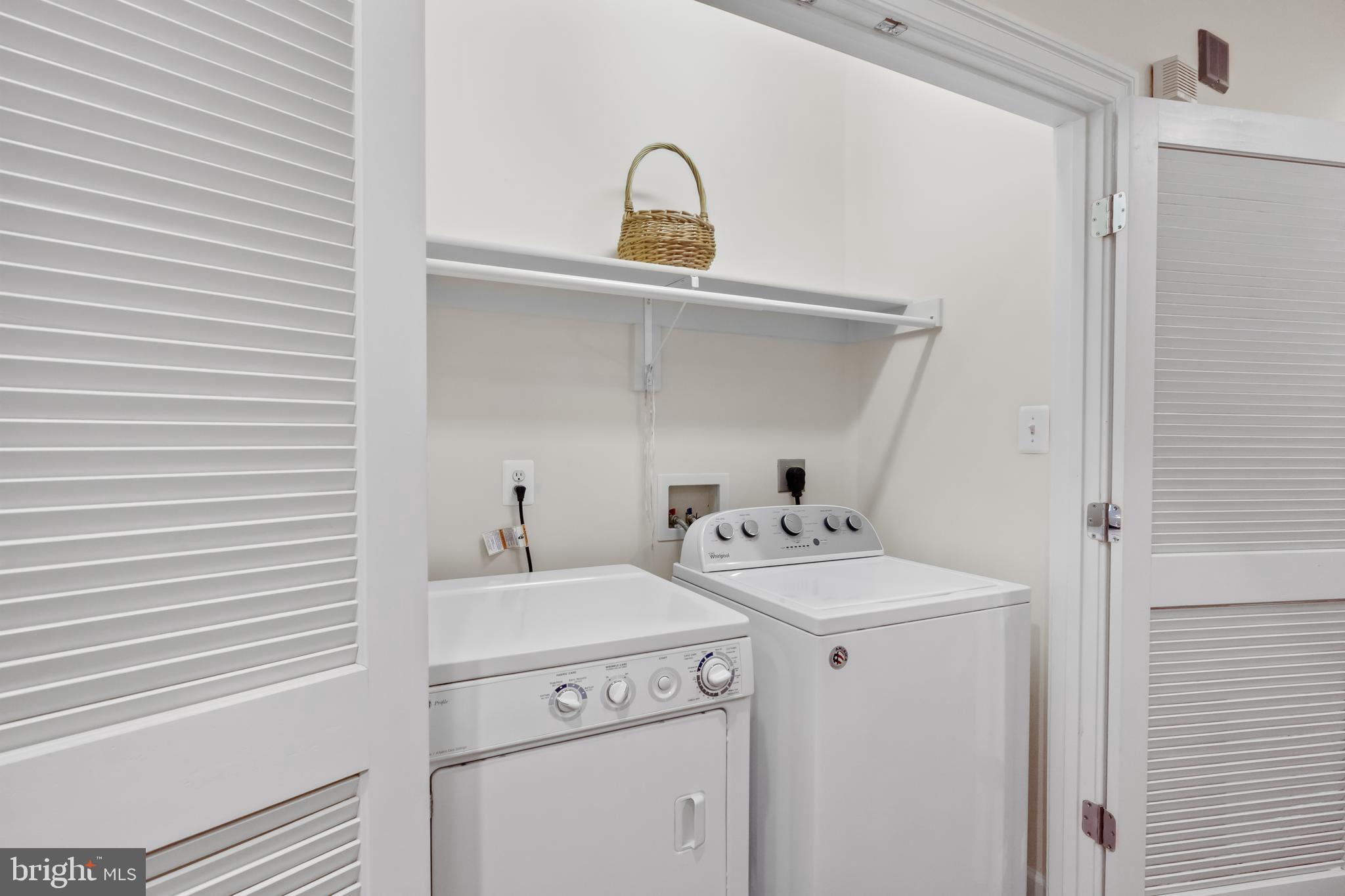 419 Princess Street Alexandria, VA 22314 - Photo 20 of 44 a utility room with dryer and washer