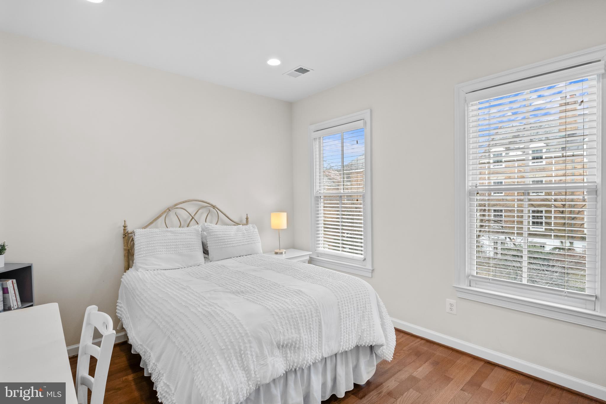 419 Princess Street Alexandria, VA 22314 - Photo 22 of 44 a bedroom with a bed and a window