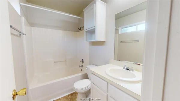 $1,150 | 1513 Hollow Hill Drive, Unit B, Bryan, TX 77802