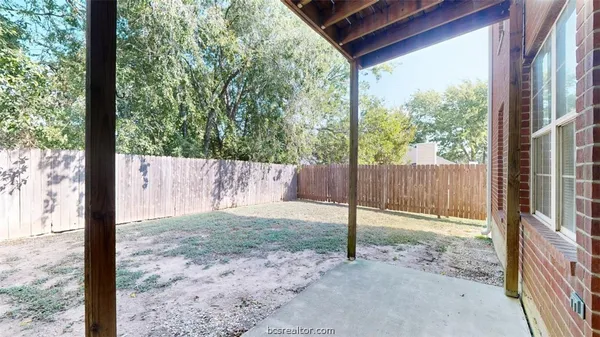 $1,150 | 1513 Hollow Hill Drive, Unit B, Bryan, TX 77802