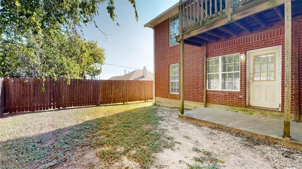 $1,150 | 1513 Hollow Hill Drive, Unit B, Bryan, TX 77802