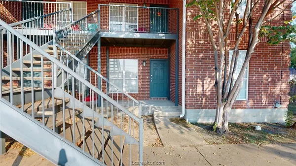 $1,150 | 1513 Hollow Hill Drive, Unit B, Bryan, TX 77802