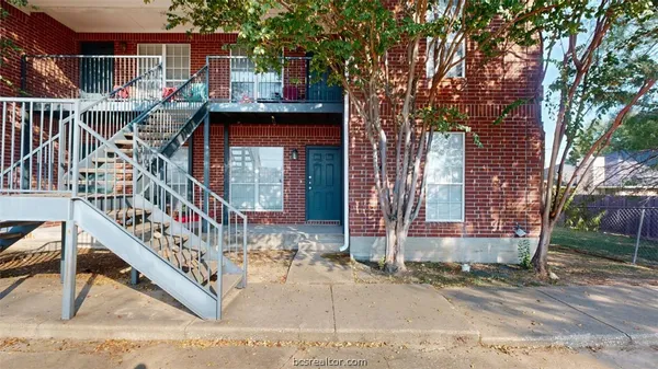 $1,150 | 1513 Hollow Hill Drive, Unit B, Bryan, TX 77802