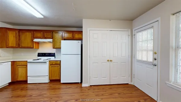 $1,150 | 1513 Hollow Hill Drive, Unit B, Bryan, TX 77802