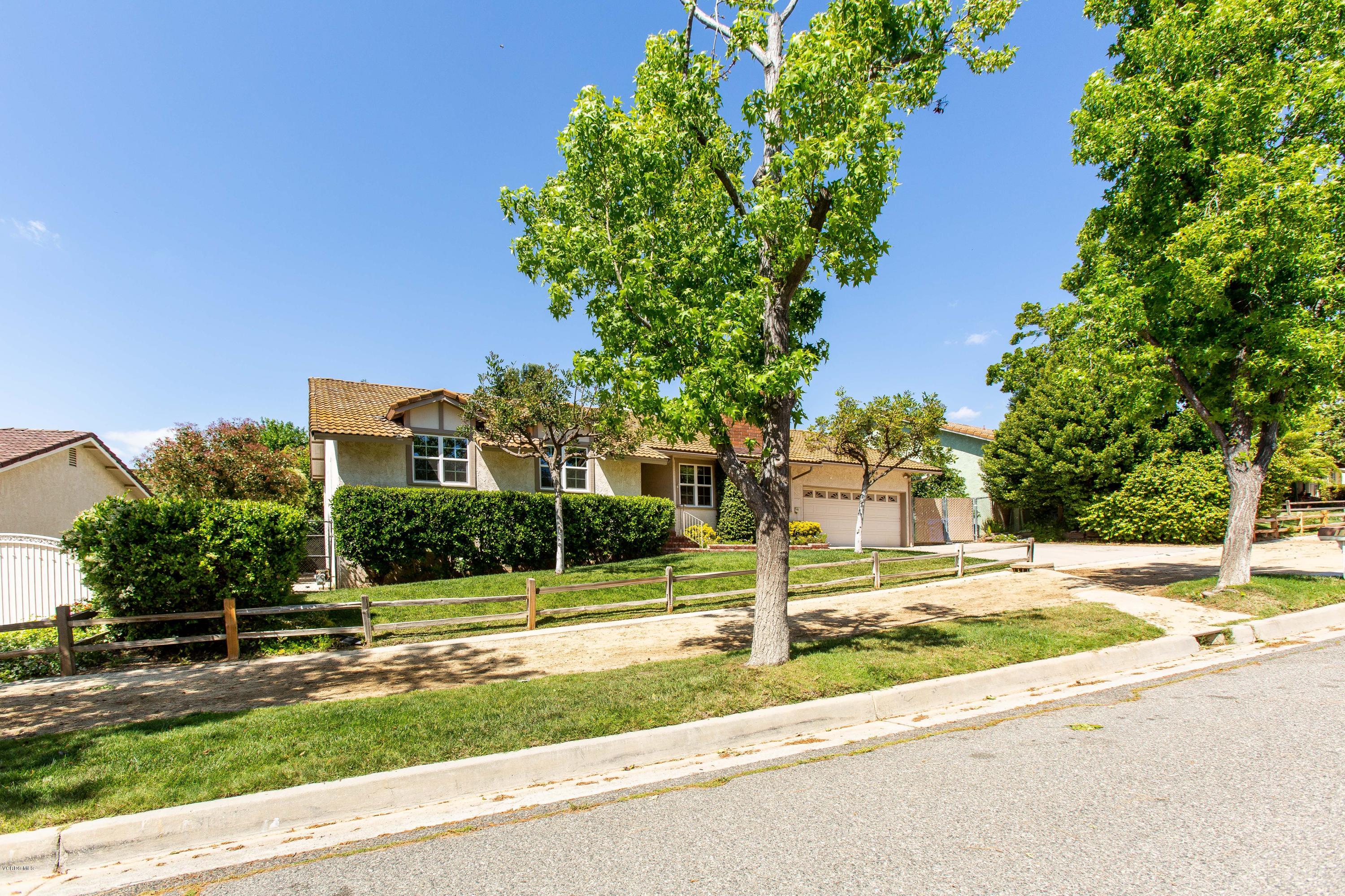 1177 Rambling Road Simi Valley, CA 93065 - Photo 4 of 56 1177 Rambling Rd HsHProd-49