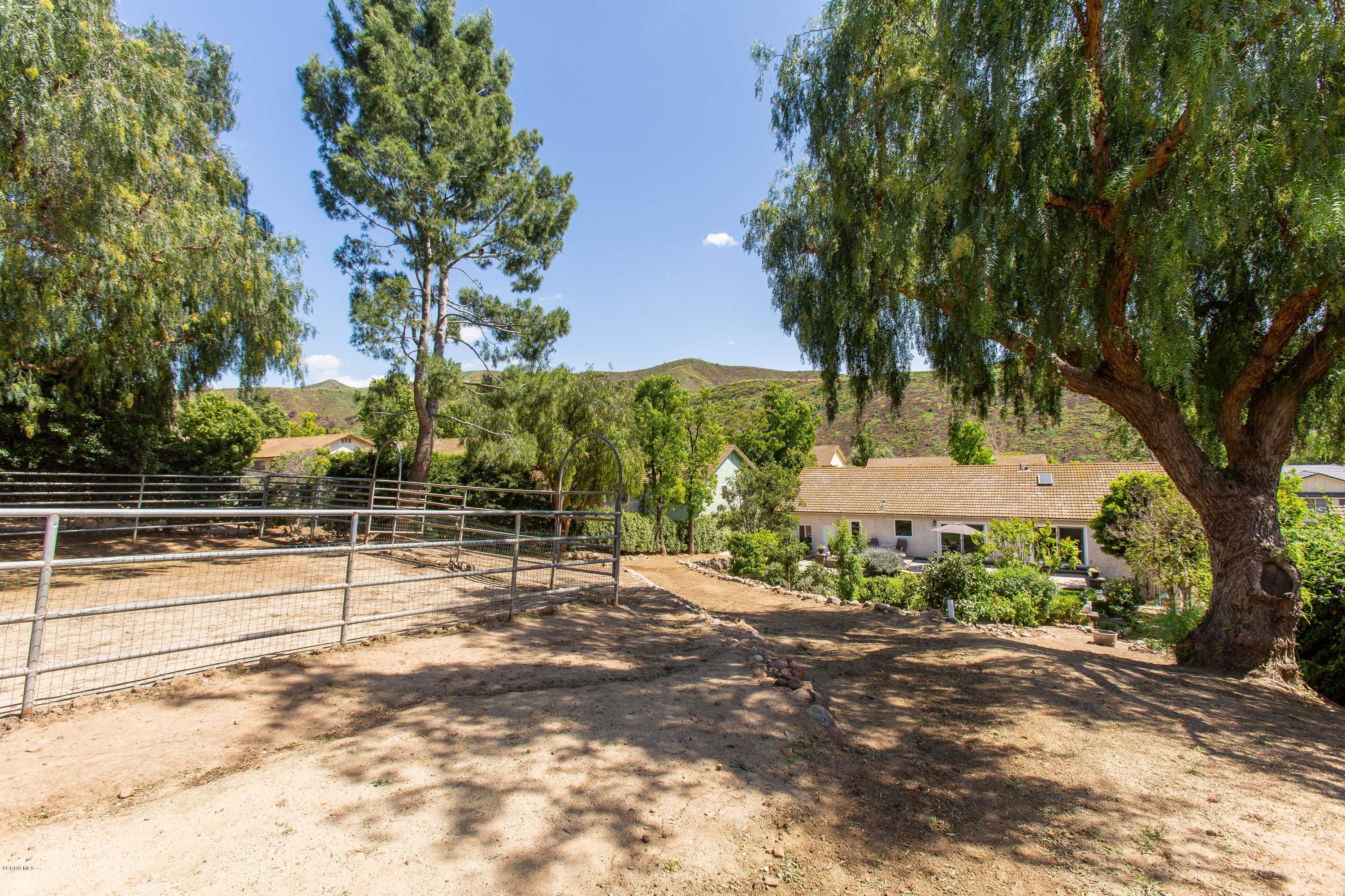 1177 Rambling Road Simi Valley, CA 93065 - Photo 46 of 56 a view of a outdoor space