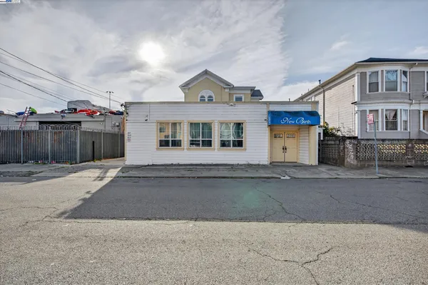 $850,000 | 1011 East 11th Street, Oakland, CA 94606