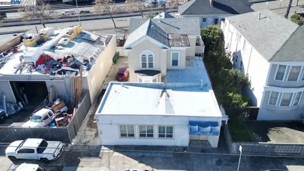 $850,000 | 1011 East 11th Street, Oakland, CA 94606