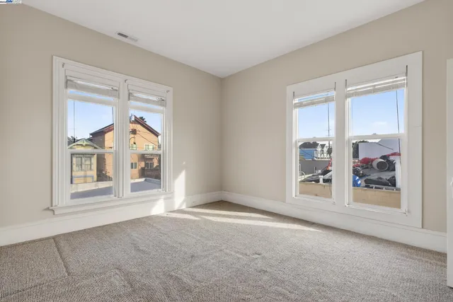 $850,000 | 1011 East 11th Street, Oakland, CA 94606