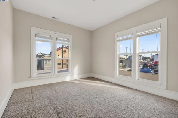 $850,000 | 1011 East 11th Street, Oakland, CA 94606