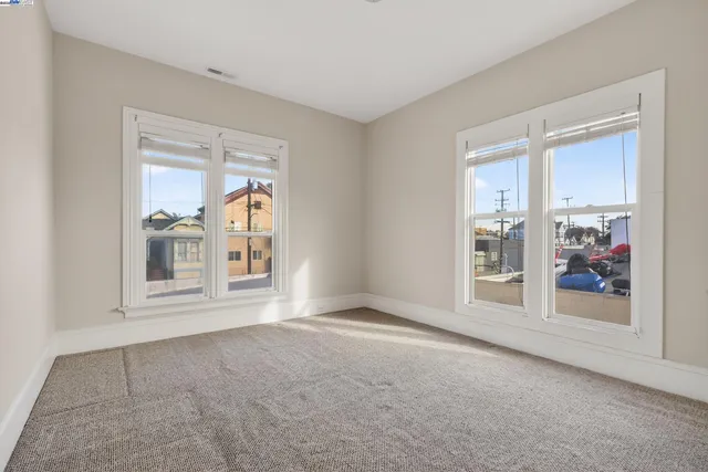 $850,000 | 1011 East 11th Street, Oakland, CA 94606