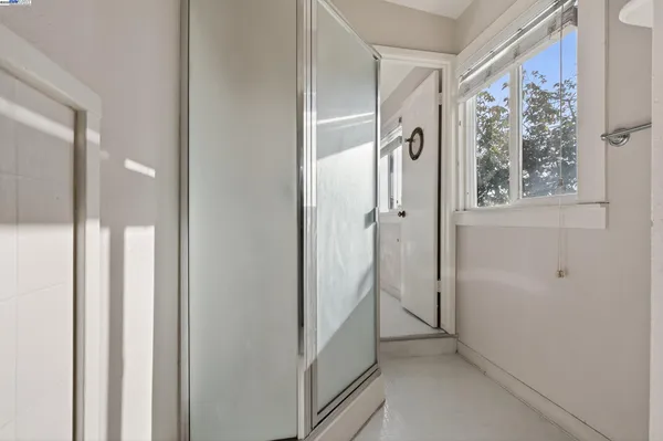 $850,000 | 1011 East 11th Street, Oakland, CA 94606