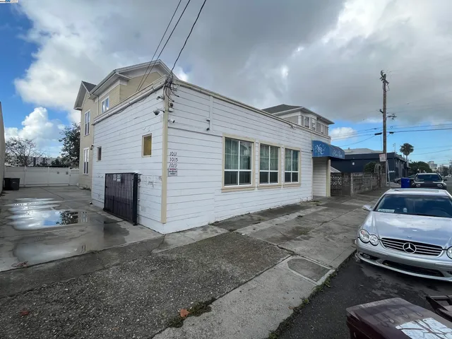 $850,000 | 1011 East 11th Street, Oakland, CA 94606