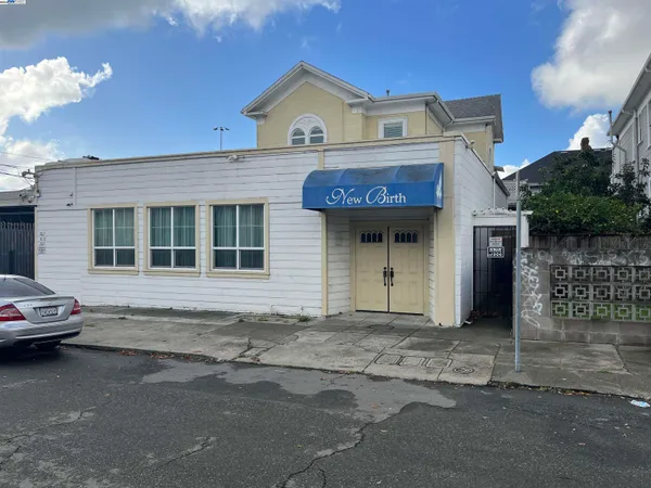 $850,000 | 1011 East 11th Street, Oakland, CA 94606