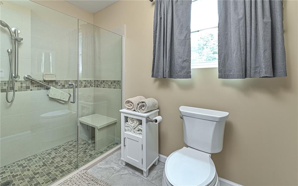 3617 Colmar Street Pittsburgh, PA 15213 - Photo 25 of 41 Private En Suite for the 4th Bedroom