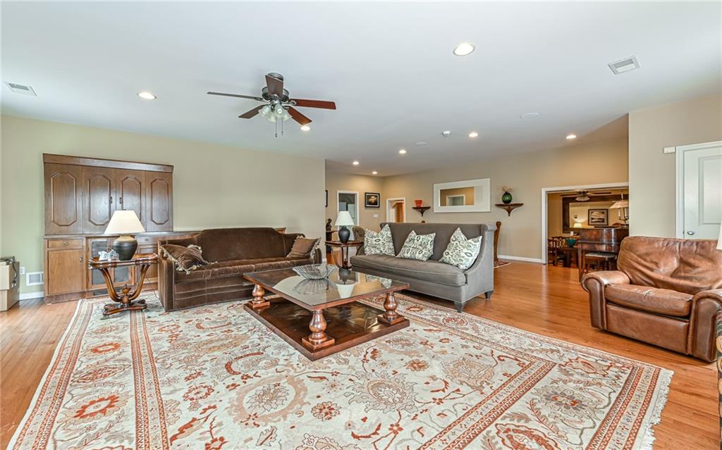 3617 Colmar Street Pittsburgh, PA 15213 - Photo 7 of 41 Absolutely Beautiful!