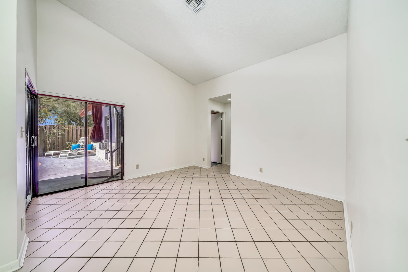 21464 Summertrace Circle Boca Raton, FL 33428 - Photo 28 of 77 living room