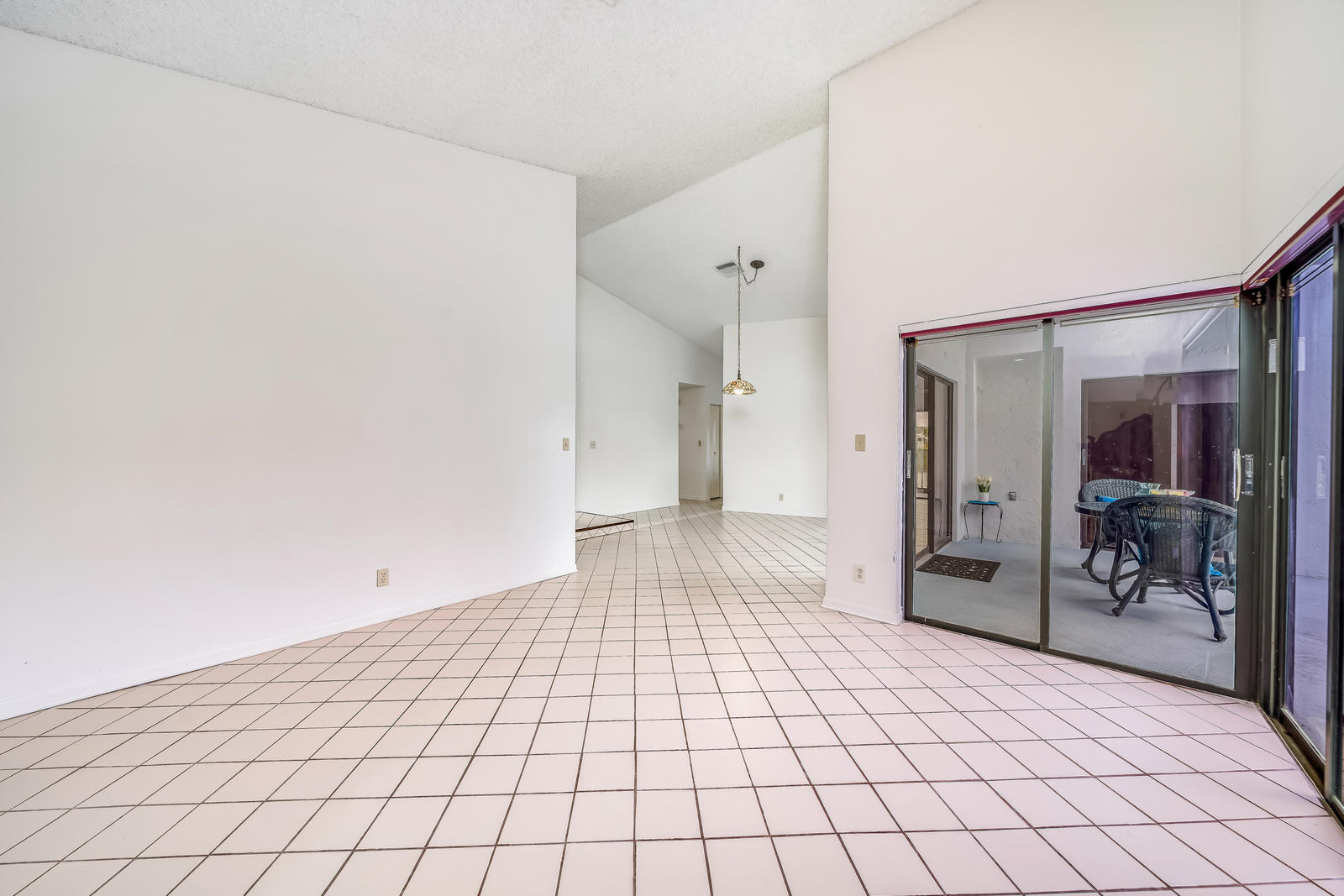 21464 Summertrace Circle Boca Raton, FL 33428 - Photo 31 of 77 Living Room