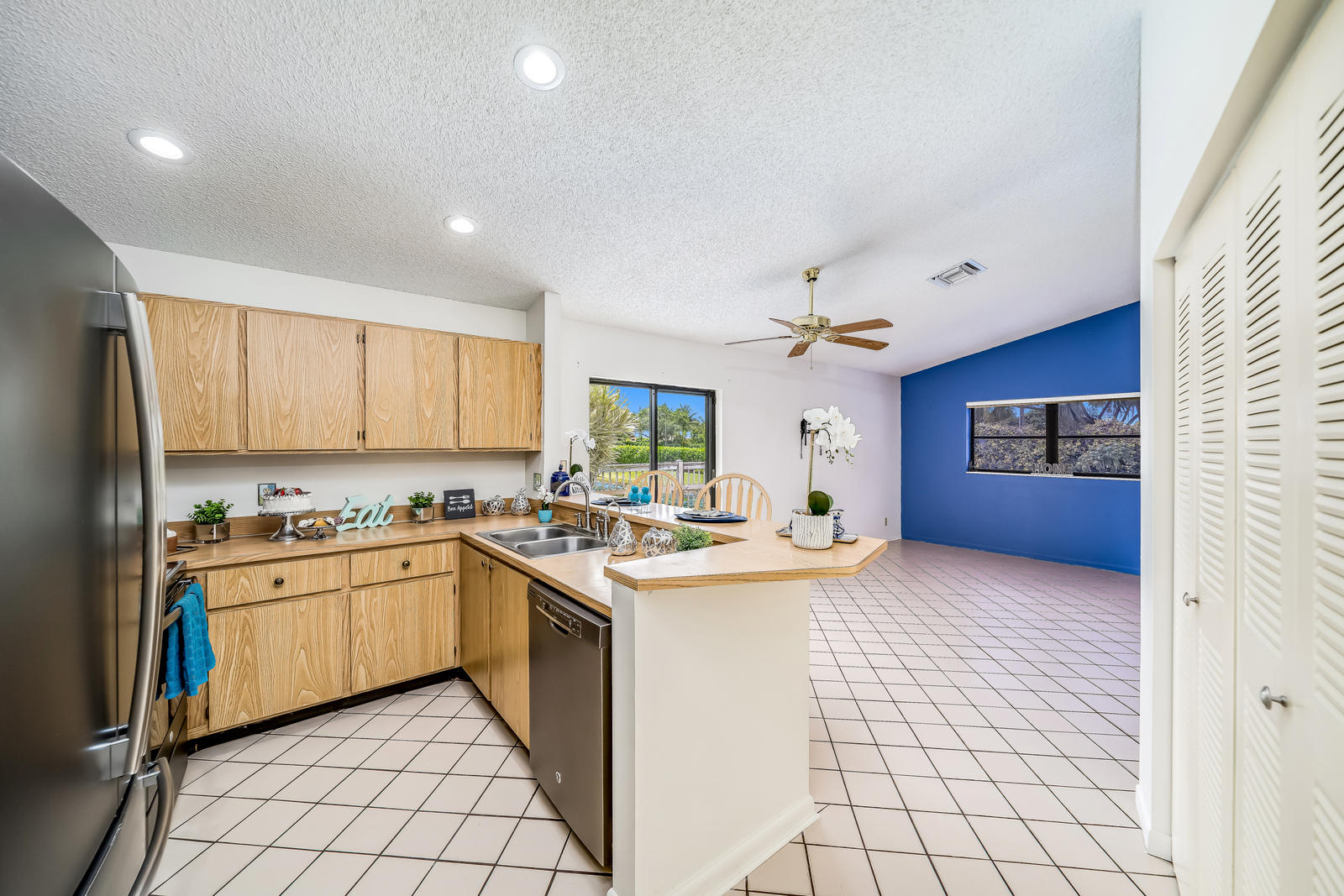 21464 Summertrace Circle Boca Raton, FL 33428 - Photo 33 of 77 Kitchen