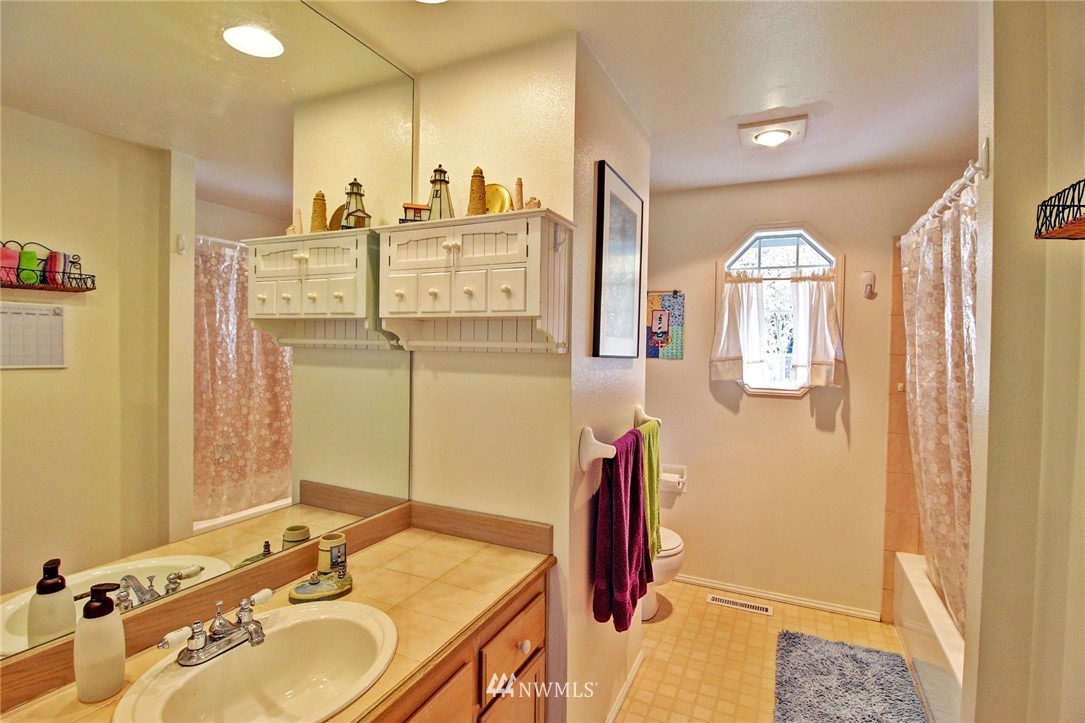 15428 Southeast 182nd Street Renton, WA 98058 - Photo 15 of 24 Gallery Image 15