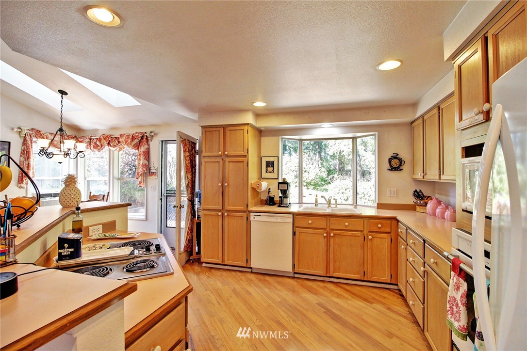 15428 Southeast 182nd Street Renton, WA 98058 - Photo 8 of 24 Gallery Image 8