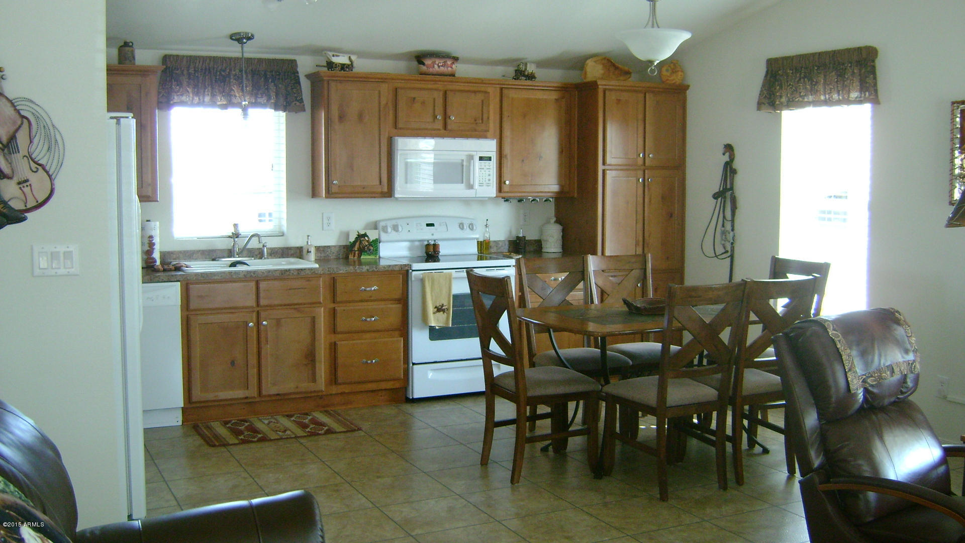 255 North Conestoga Road Apache Junction, AZ 85119 - Photo 3 of 8 Kitchen/Dining