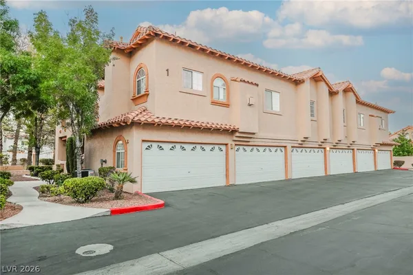 $1,950 | 2925 Wigwam Parkway, Unit 124, Henderson, NV 89074