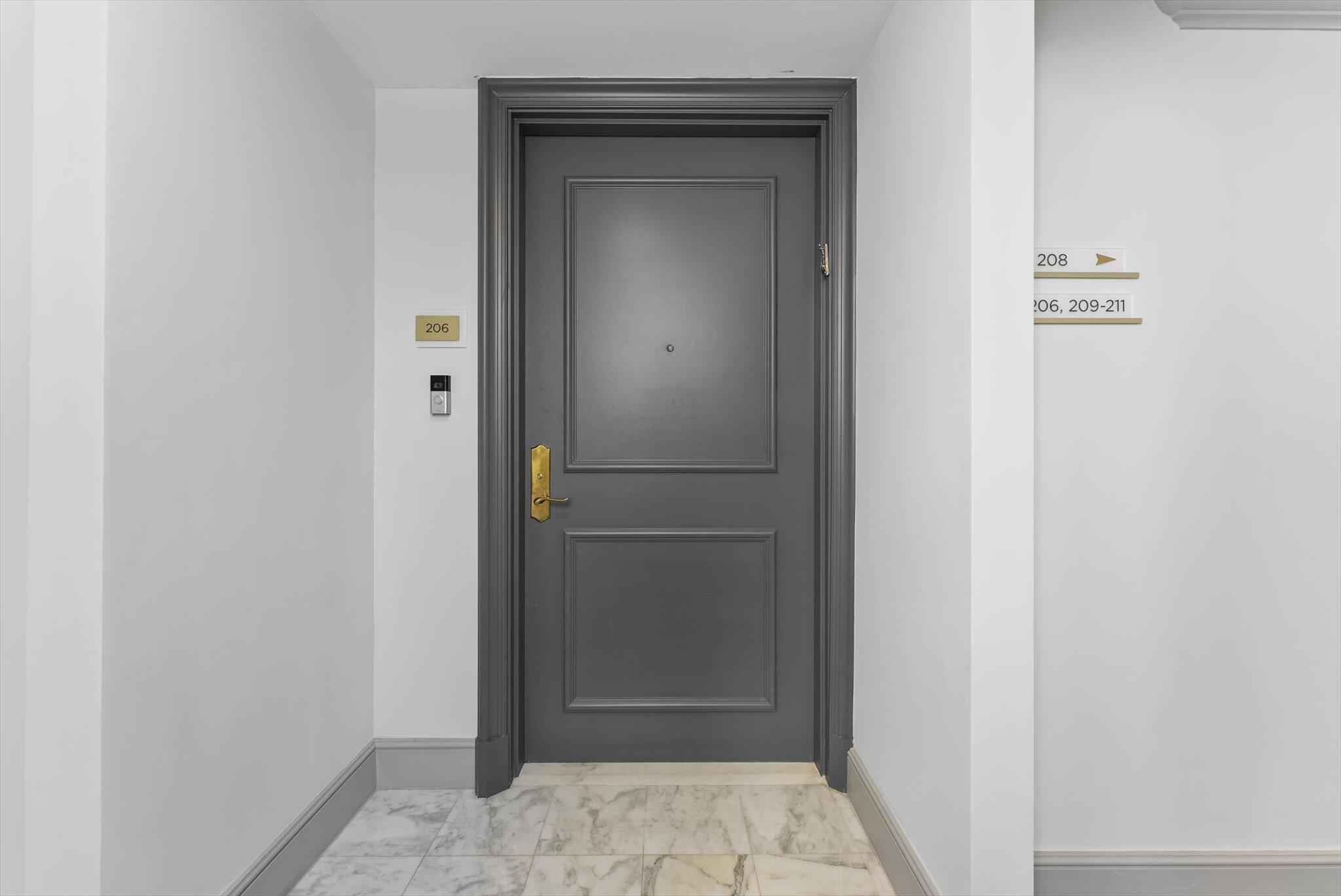 550 Southeast Mizner Boulevard, Unit B206 Boca Raton, FL 33432 - Photo 8 of 65 a view of an empty room