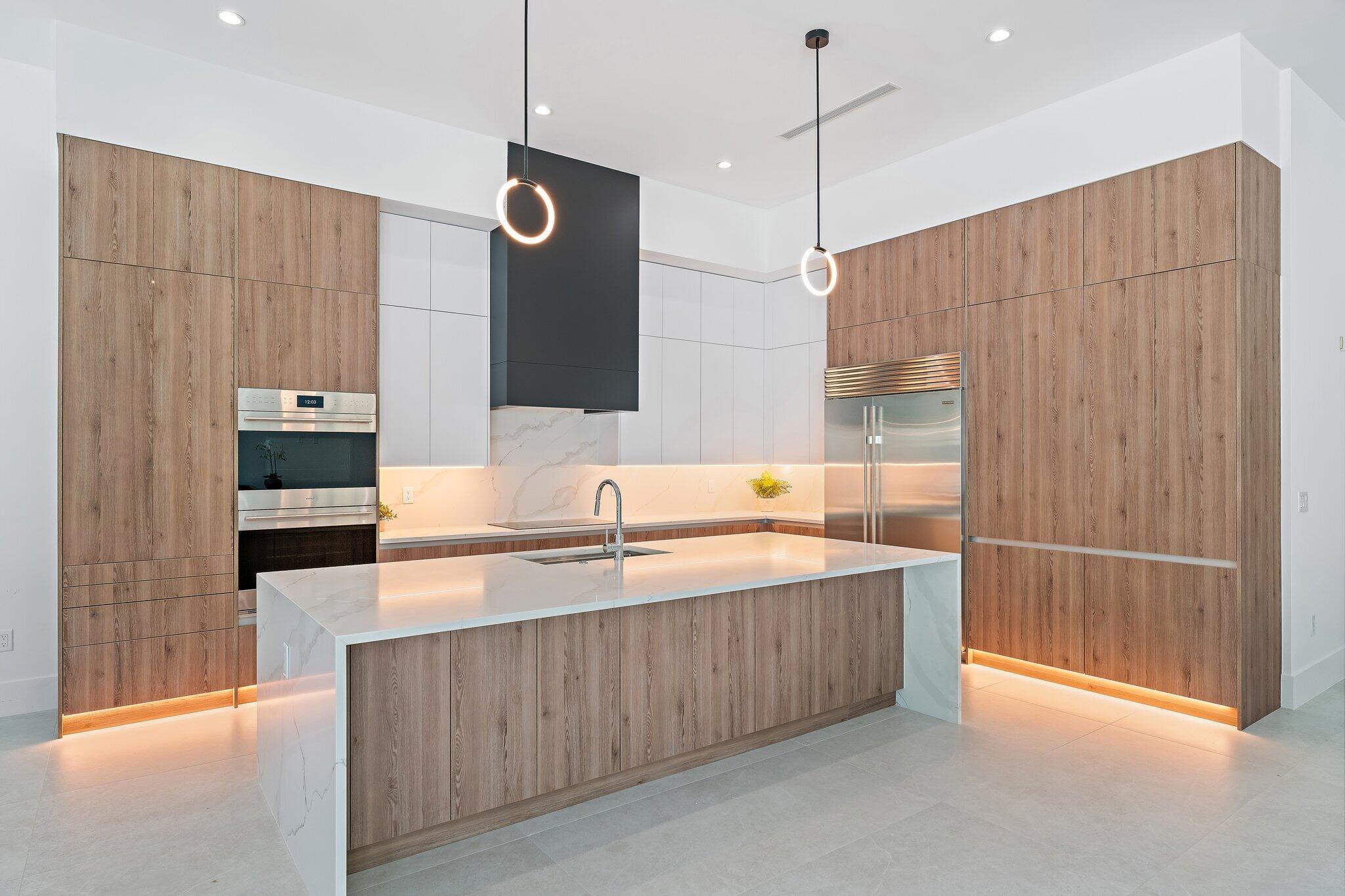 18488 Symphony Court Jupiter, FL 33458 - Photo 8 of 30 Kitchen