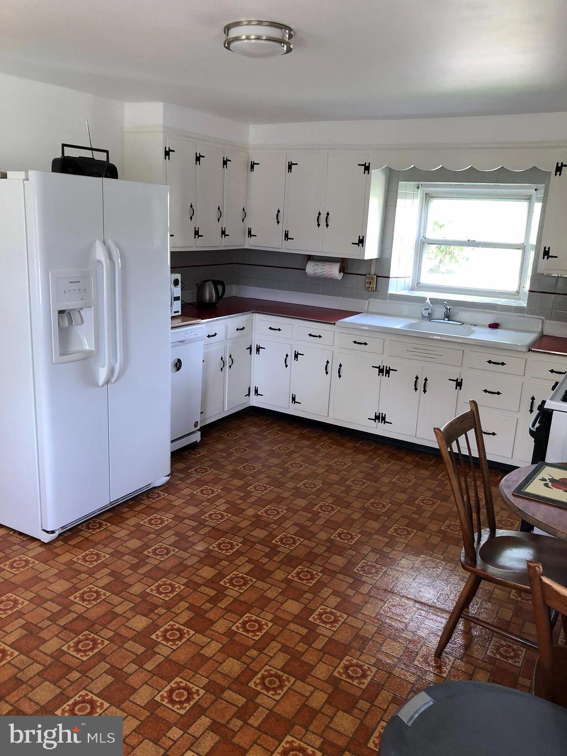 401 McGlynn Road Warminster, PA 18974 - Photo 16 of 25 Kitchen