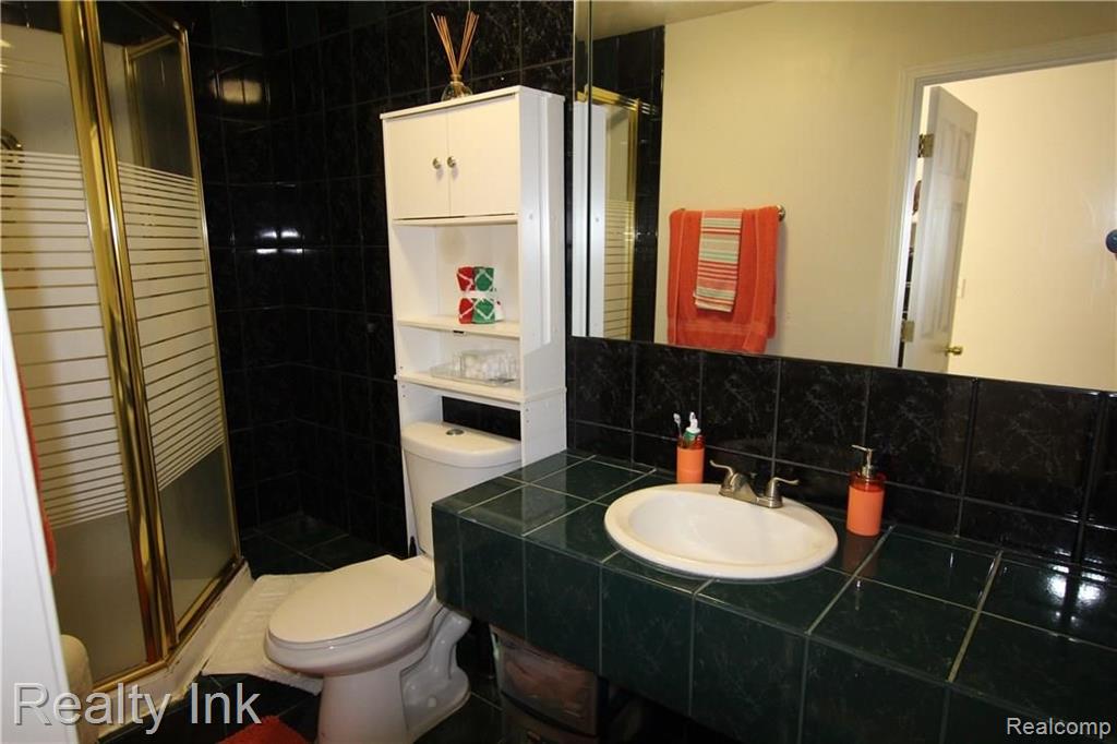 43145 Applewood Road Canton, MI 48188 - Photo 5 of 5