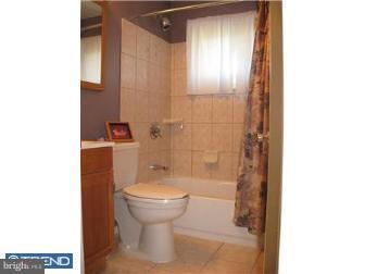 17 Canna Road Levittown, PA 19057 - Photo 11 of 19 Bathroom