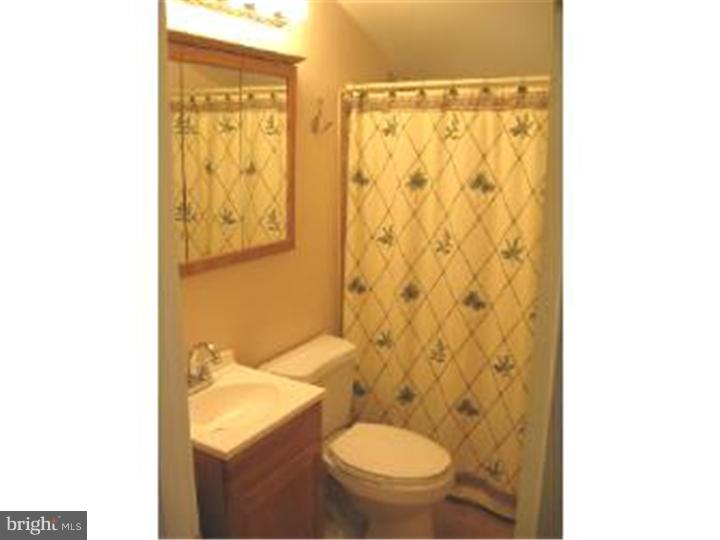 17 Canna Road Levittown, PA 19057 - Photo 18 of 19 Bathroom