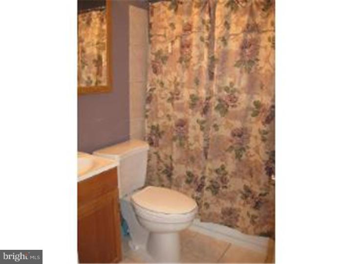 17 Canna Road Levittown, PA 19057 - Photo 10 of 19 Bathroom